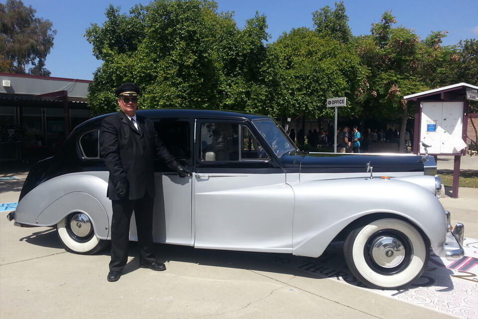 Cruising in Style: The Allure of Classic Car Rentals in Rancho Palos Verdes